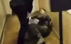 В Киеве случилась потасовка копа с военным: видео начала конфликта