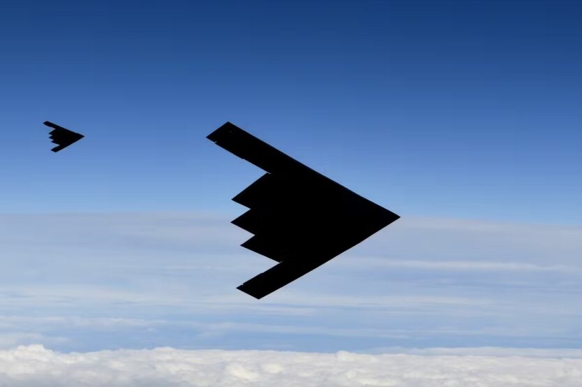 Бомбардировщик-невидимка B-2 stealth