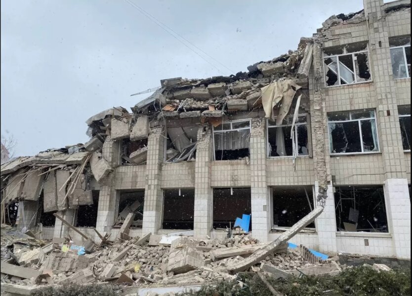 Разрушенная войсками РФ школа в Житомире,  учебный год,