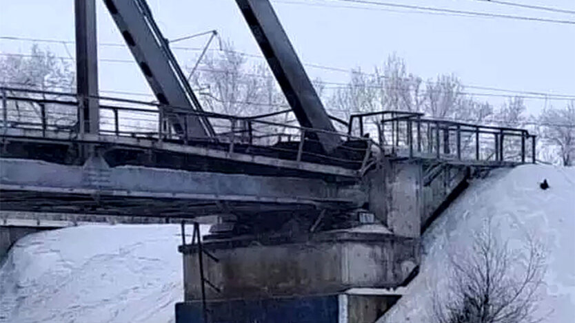 Под Самарой взорвали железнодорожный мост / Фото: Baza / Telegram