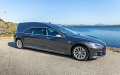 Tesla катафалк
