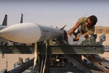 Ракети AIM-120 C-8