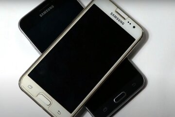 сбой в работе смартфонов Samsung,черный экран у смартфонов Samsumg,Galaxy Note,Galaxy S8