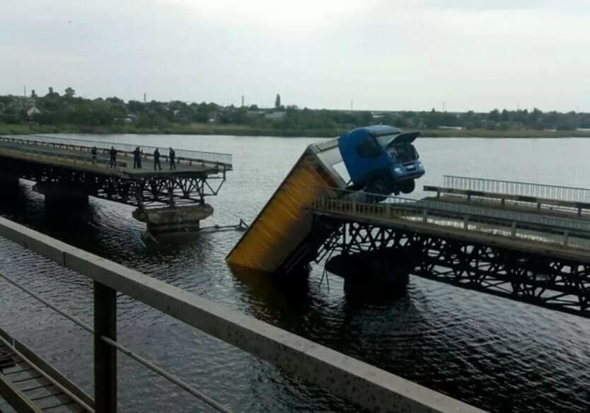 Алексеевский мост, обрушение моста в украине,