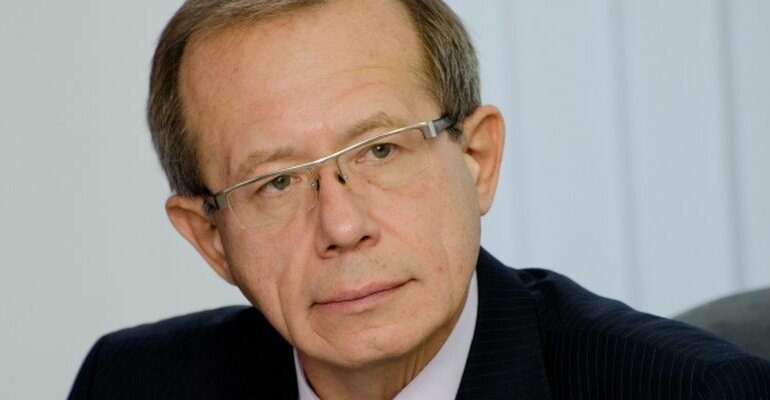 Сергей Толстов