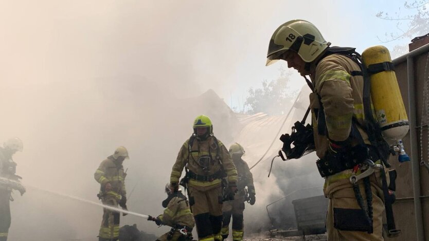 Гасіння пожежі у Києві