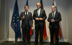 Еммануель Макрон. Фрідріх Мерц. Кір Стармер