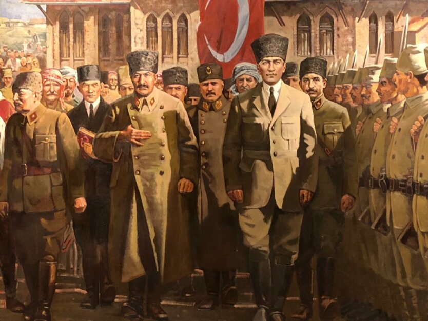 Эпический эпос о создании Турецкой республики очень напоминает картины э