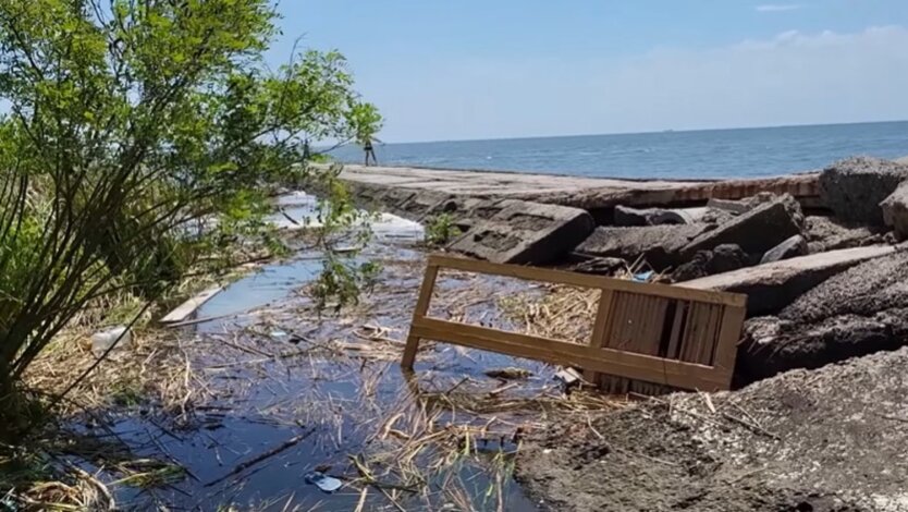 Море в Одессе после Каховской катастрофы