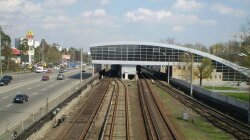 Станція метро "Дарниця"