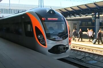 Скоростной поезд, киев-варшава