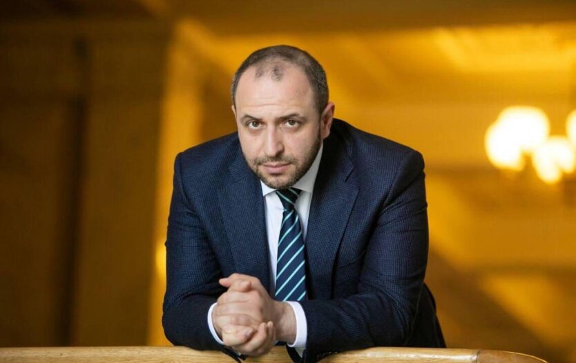 Рустем Умєров
