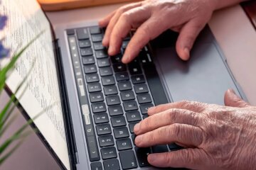 Страховий стаж в Україні / Фото: Freepik