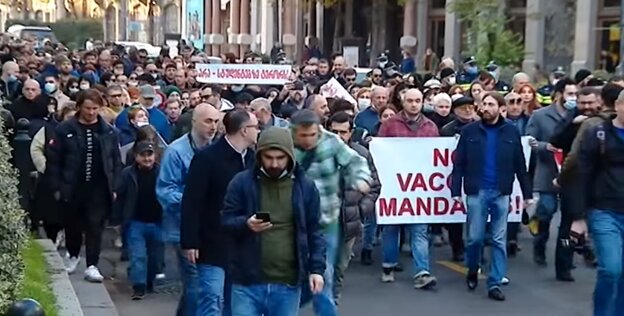 Митинг антиваксеров в Грузии