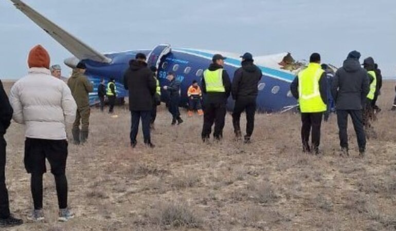 В Казахстане разбился пассажирский самолет