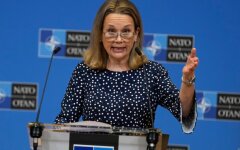Посол США при НАТО Джулиан Смит