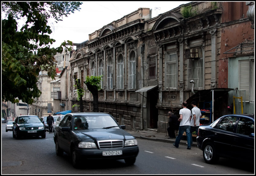 Улочка в старом Тбилиси