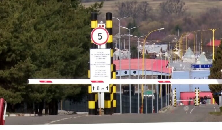Украинские заробитчане,польский бизнес,трудовые мигранты в Польше,сбор клубники в Польше