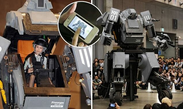 Управлять роботом можно изнутри, сидя в кресле пилота, либо с помощью смартфона.