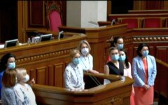 Нардепы решили бороться с сексизмом штрафами и админарестом