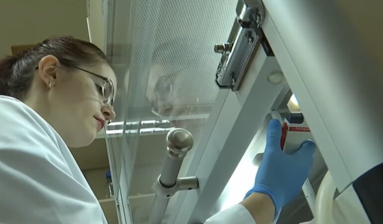 Коронавирус в Украине, Минздрав, вакцинация