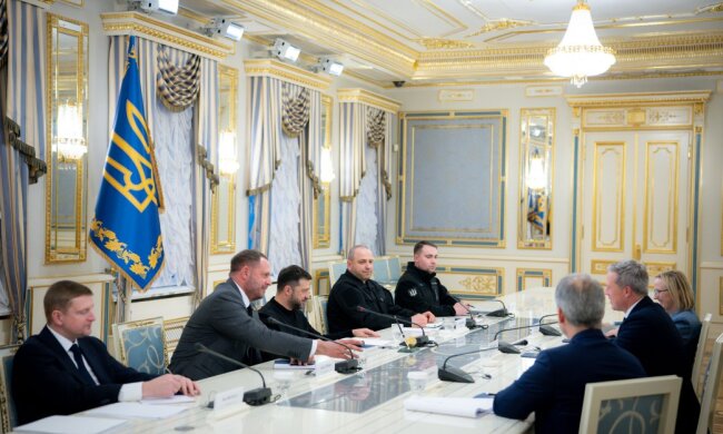 Делегації України та США