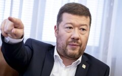 Томио Окамура