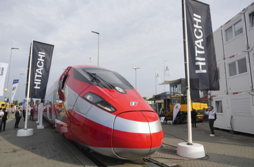 Найновіша модель високошвидкісного потяга ETR1000 компанії Hitachi