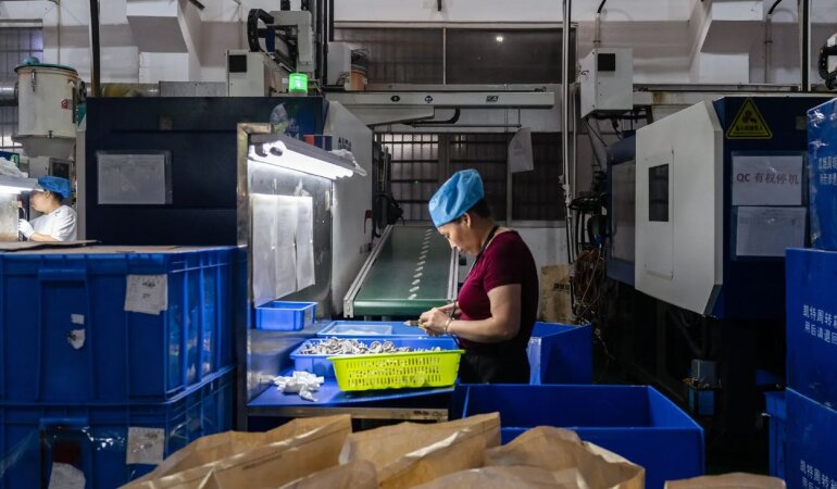 Китай завалив світ дешевим експортом