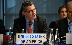 Временно поверенный в делах США Гарри Кемиан