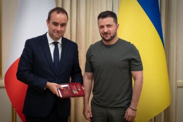 Зеленський обговорив із міністром збройних сил Франції посилення ППО України напередодні зими