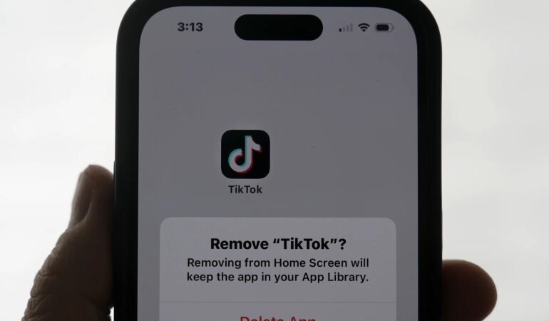 TikTok повністю заблокували у США напередодні інавгурації Трампа