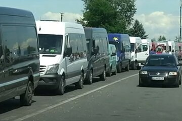 На границе Украины и Венгрии образовалась огромная пробка