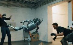 робот Атлас восстал