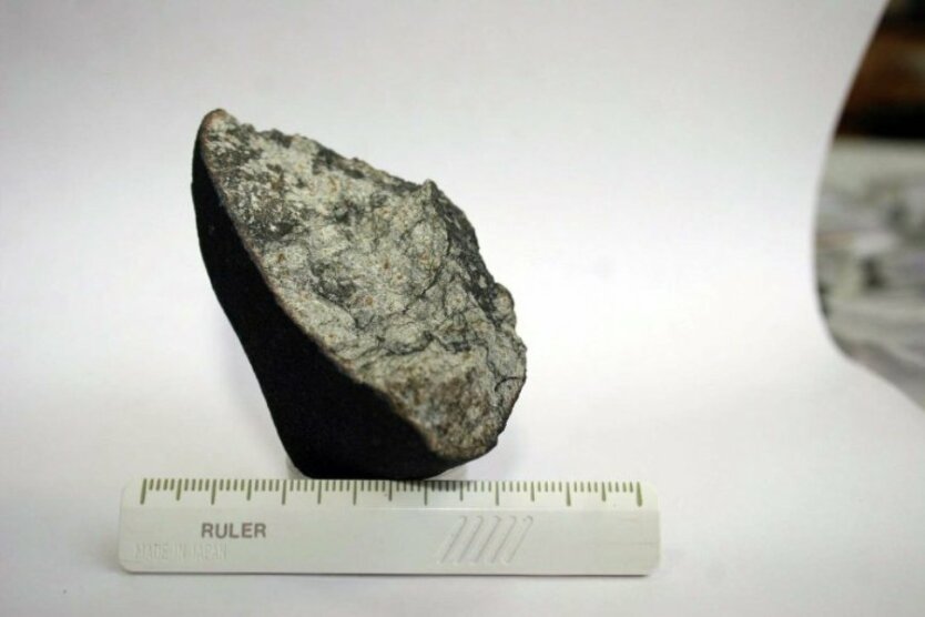 meteorit-gipatiya