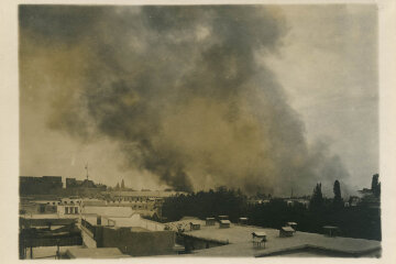 Дым над разбомбленным Дамаском, 1926 год. Фото: Luigi Stironi \ Massachusets Historical Society