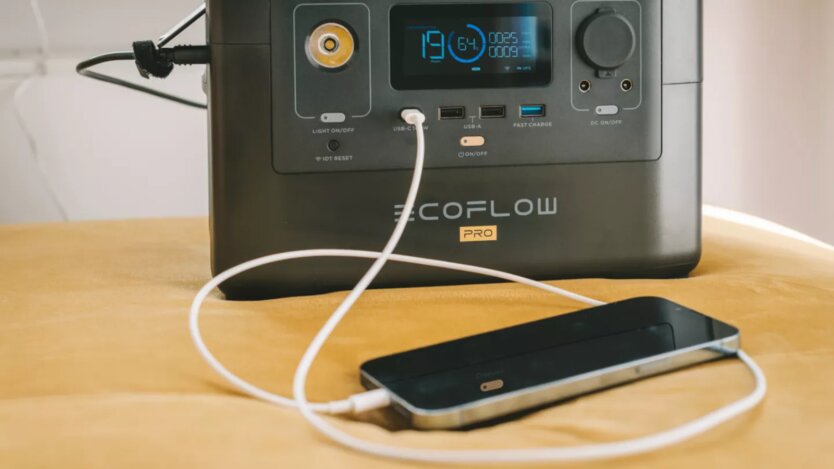 Зарядні станції / Фото: Depositphotos