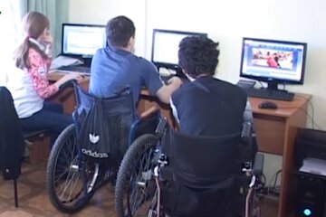 Лицам с инвалидностью с детства увеличат помощь