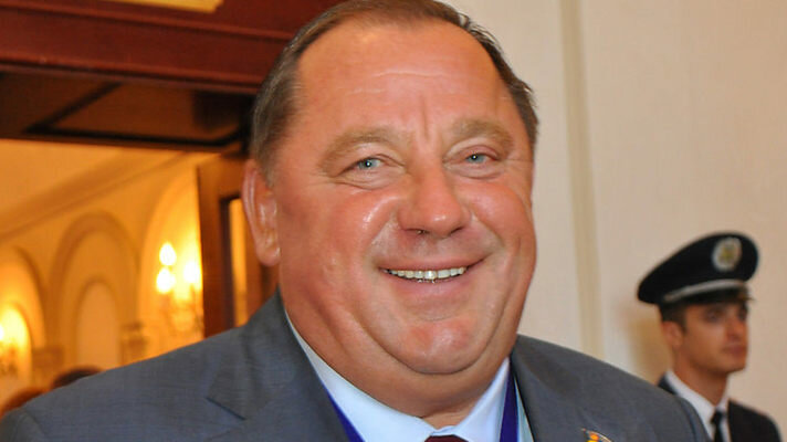 Петр Мельник