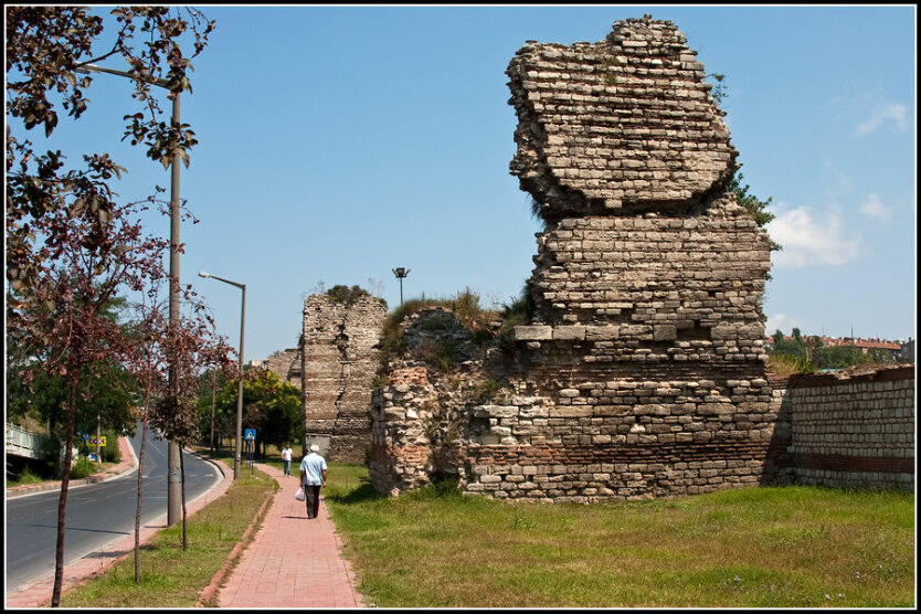 Стена Феодосия