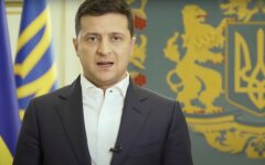 Зеленский потребовал объяснений от КСУ из-за отмены закона о коррупции
