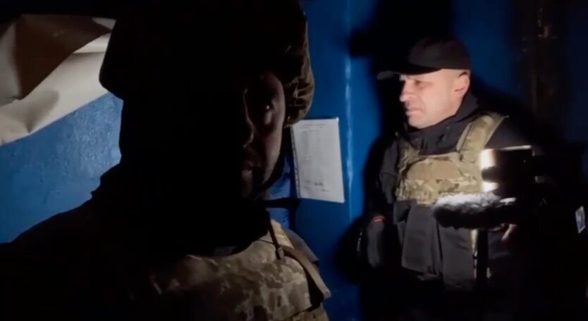 Монастырский, нардепы и иностранные журналисты попали под обстрел на Донбассе: видео