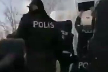 На турецко-греческой границе произошли столкновения с участием силовиков двух стран: видео