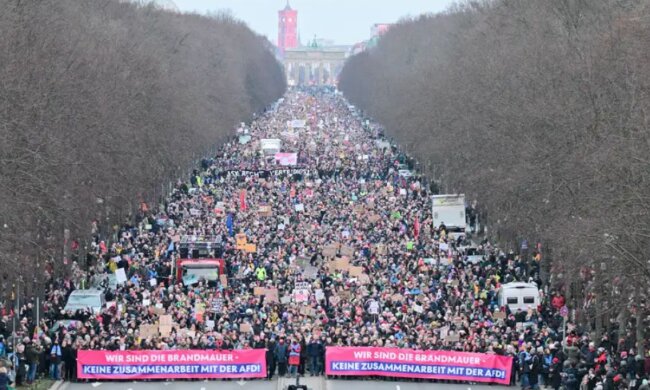 Протестующие в Берлине