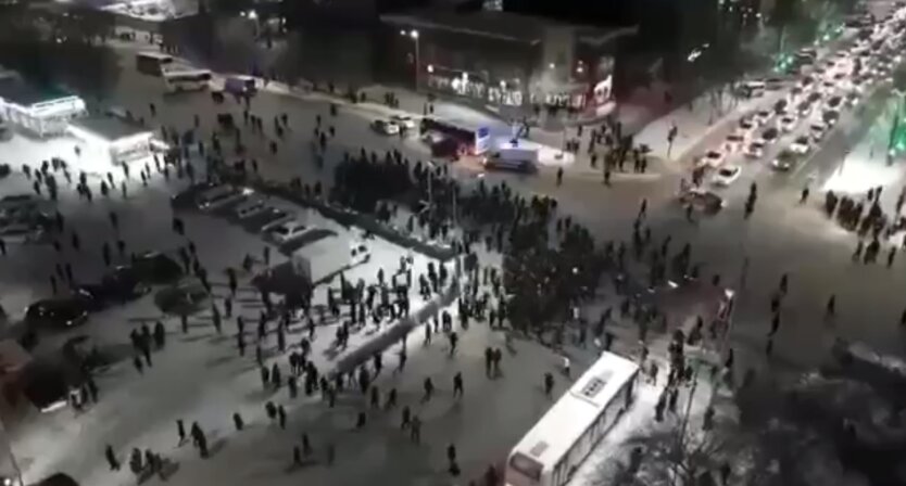 Полиция разгоняет протесты в Нур-Султане.Казахстан. 5 января 2022