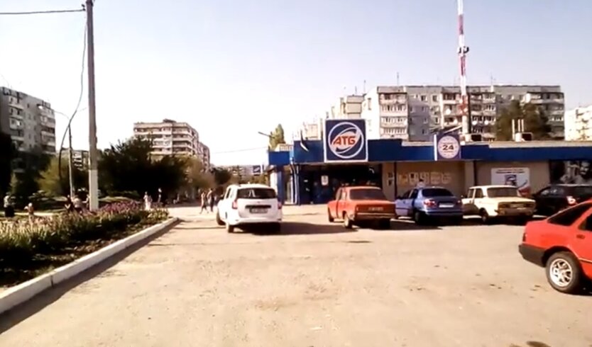 АТБ, парковка, украинские водители