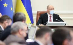 Денис Шмыгаль, премьер на заседании Кабмина