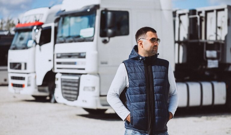 Водій вантажівки