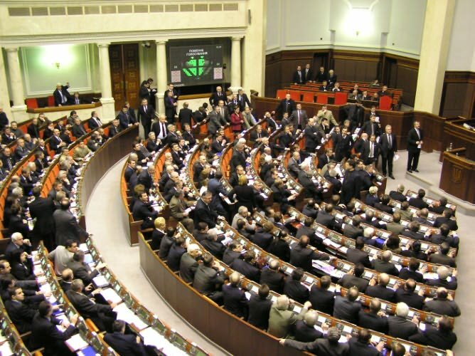 Депутатам надоело ломаться, в новой сессии будет устойчивое большинство, — эксперт
