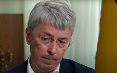 Ткаченко позвал украинцев в рестораны, кинотеатры и торговые центры